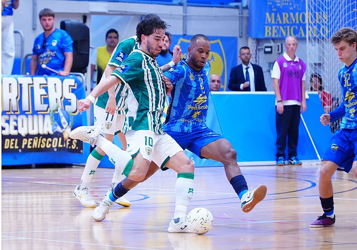 El Córdoba Patrimonio se encomienda a la épica para lograr su primera victoria de la temporada ante Peñíscola (3-4)
