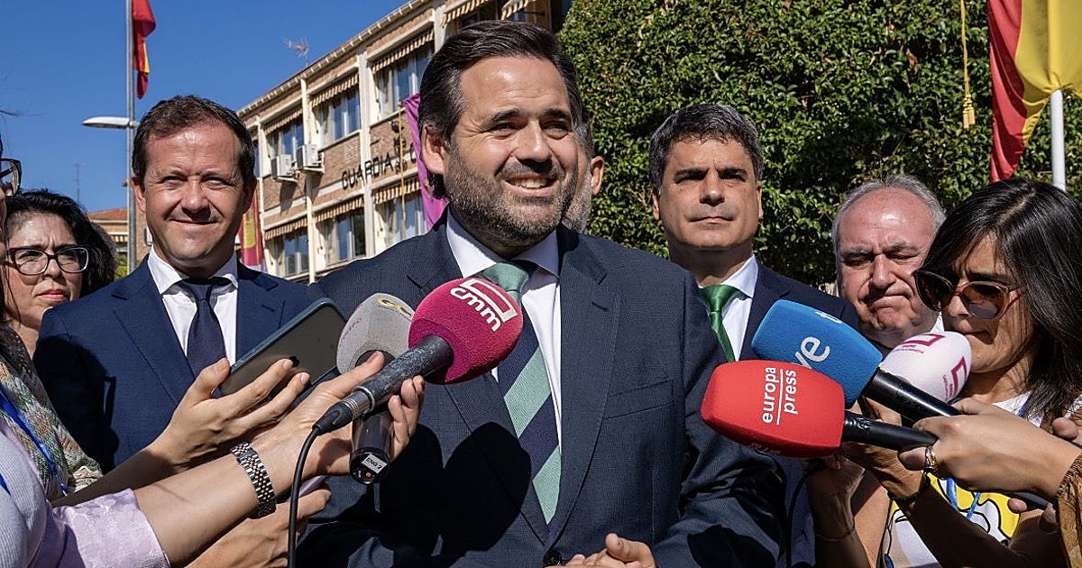 Núñez acusa a Page de «traicionar a Castilla-La Mancha» por apoyar a Sánchez