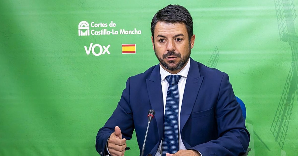 Vox denuncia un copago escolar «encubierto» en las aulas y critica la «ceguera» de Page