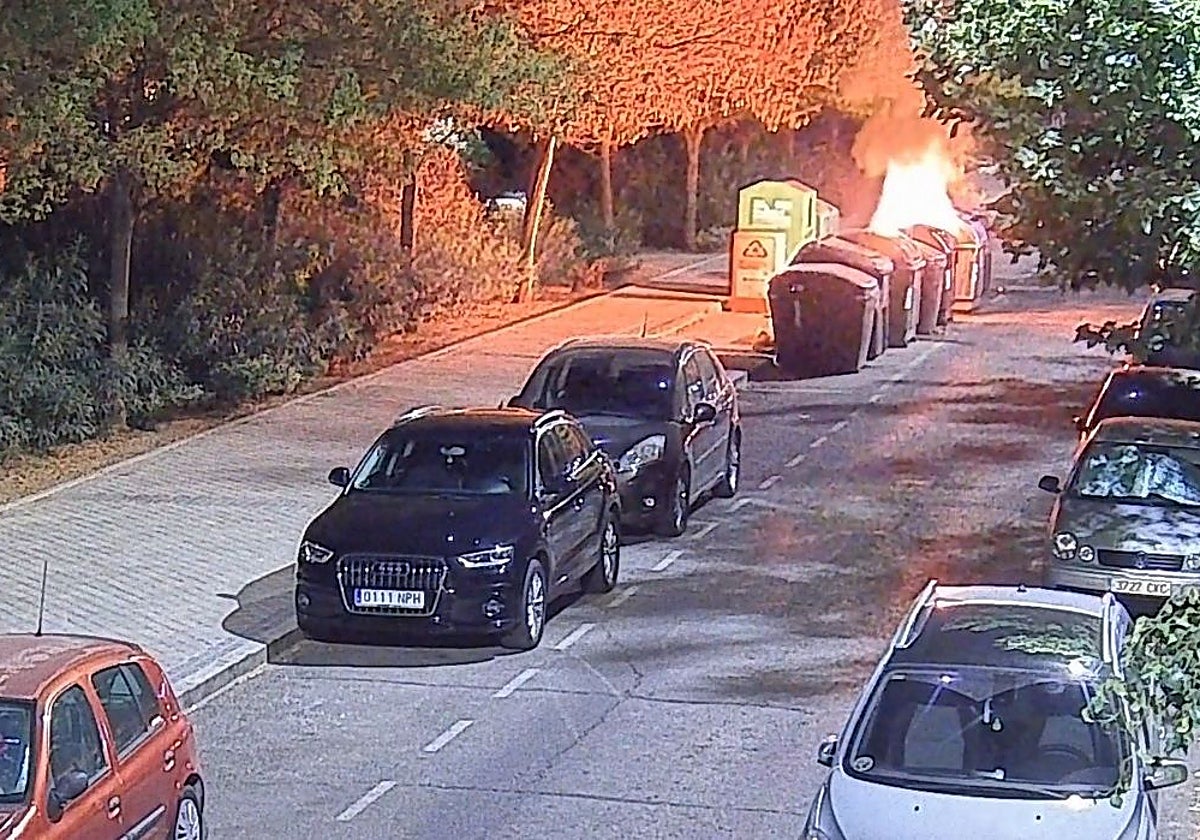Cae el pirómano del soplete, un joven de 19 años adicto a quemar coches, papeleras y telefonillos