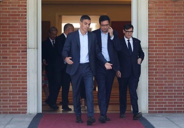 756 altos cargos y 959 asesores a dedo: la herencia que deja Sánchez si sale del Gobierno