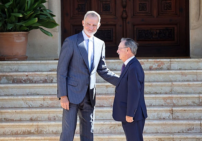 El Rey y Juan Jesús Vivas en el Palacio de Marivent