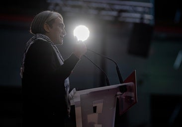 El balance de Colau: alquileres más caros y aumento de personas durmiendo en la calle