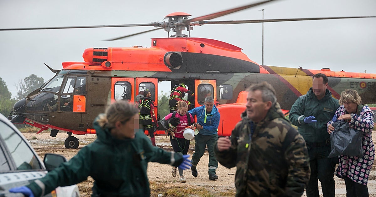 Rescates en helicóptero, coches arrastrados y casas destrozadas: los vídeos que deja la dana en Comunidad Valenciana