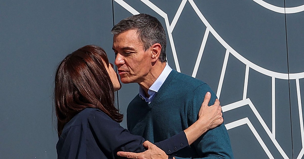 Sánchez mete al Consejo de Ministros en campaña con un aluvión de promesas sociales