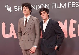 Javier Calvo y Javier Ambrossi durante el London Film Festival.