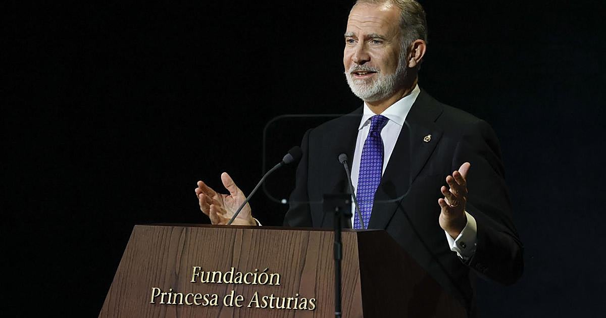El Rey defiende que la democracia «no se agota en unas elecciones» y pide «cuidar sus formas e instituciones»