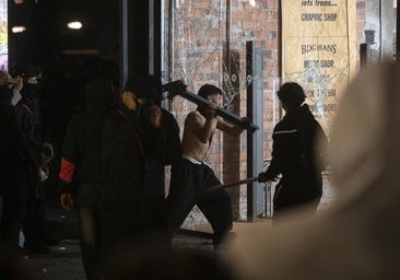 Los comerciantes de Barcelona, entre los destrozos y el temor: «Se pueden repetir»
