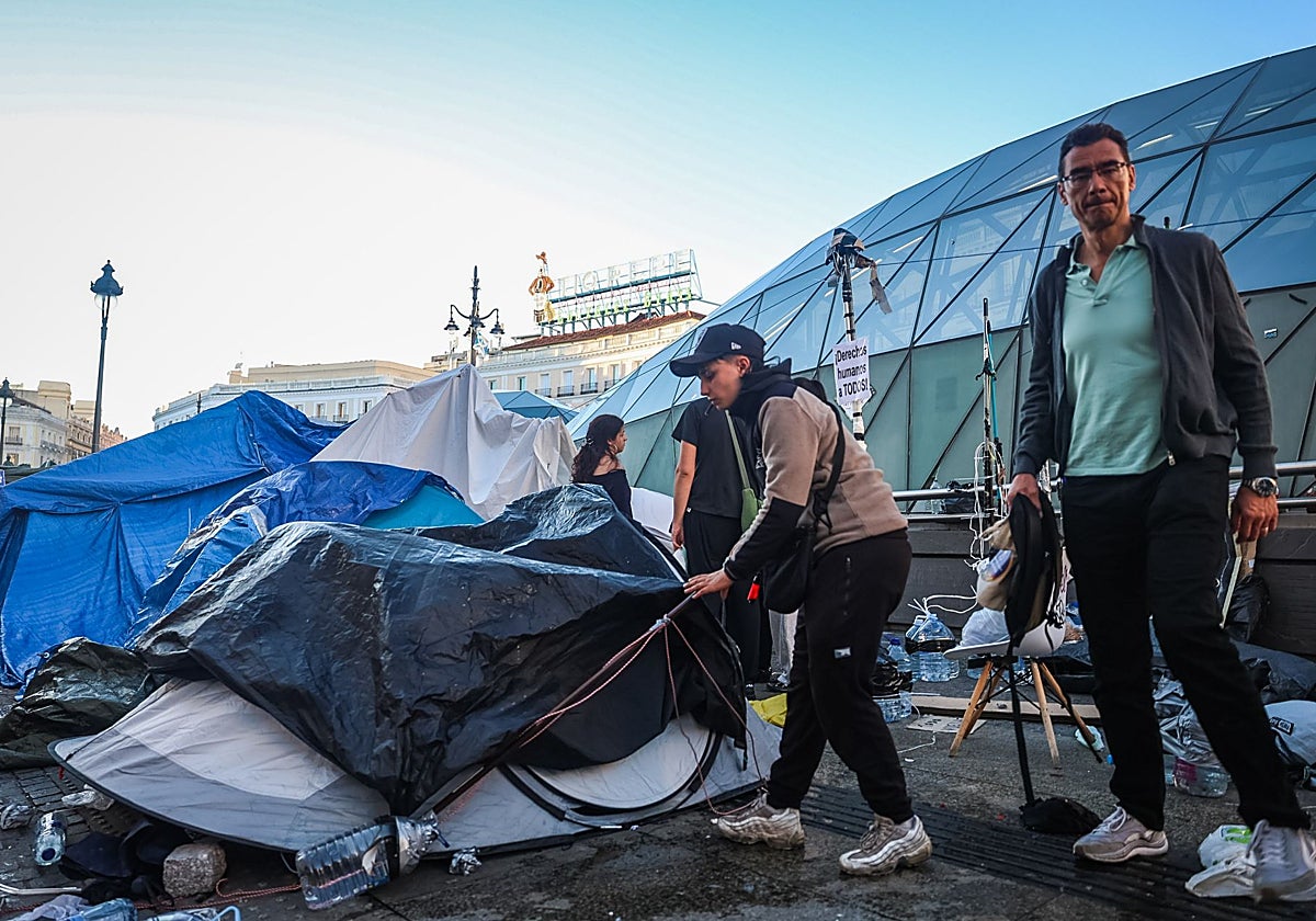 Nuevo cisma entre los acampados de Sol, que valoran irse tras las elecciones del 29N 缩略图