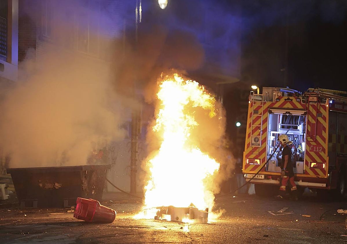 Diecinueve radicales detenidos en los disturbios tras la protesta que ha impedido el acto de Vito Quiles en Bilbao miniatura