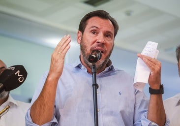 Puente reconoce un fallo del sistema de seguridad y una «inexplicable» reanudación de la marcha, pero rechaza dimitir
