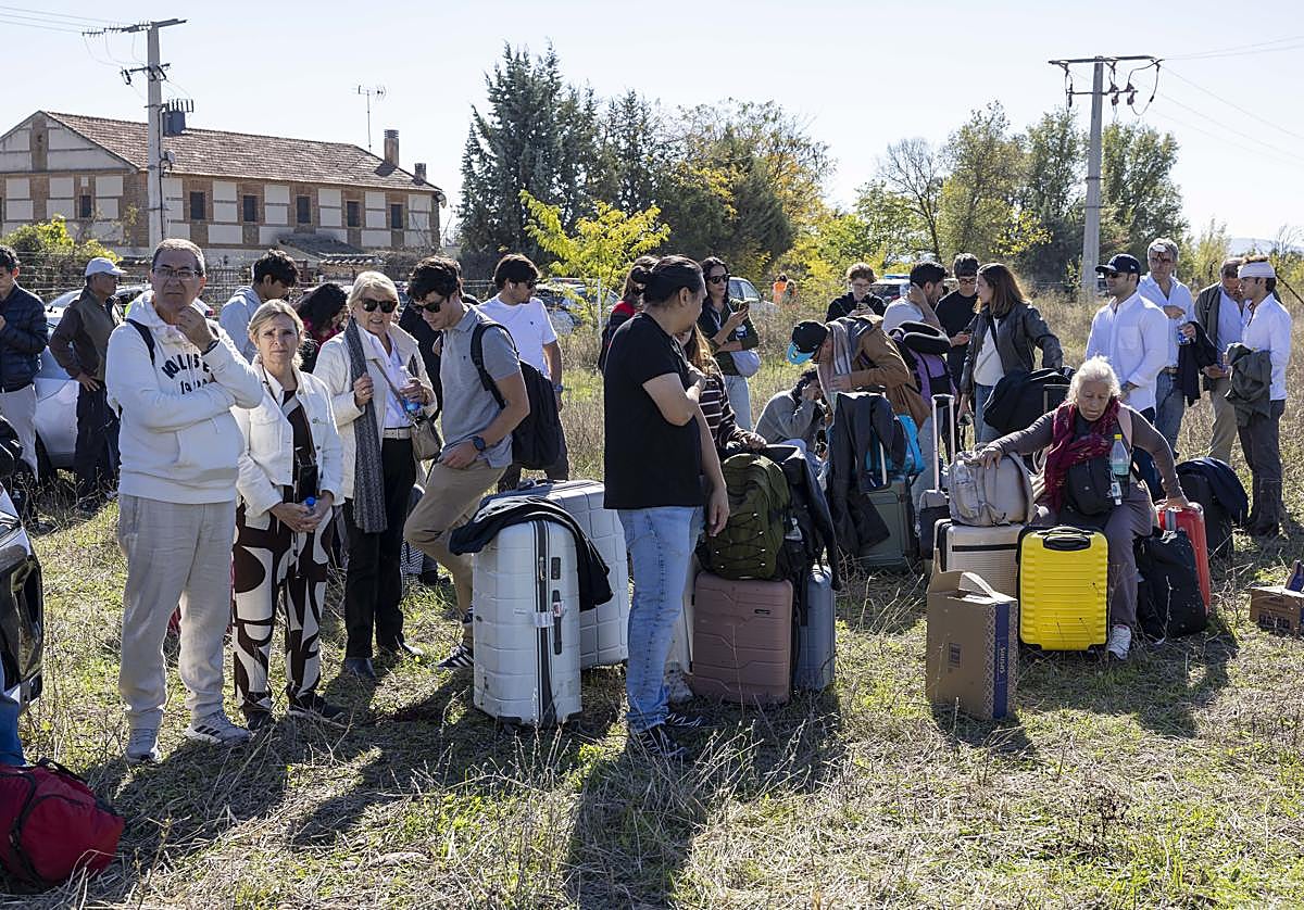 Los testimonios desde dentro: «Mi hijo vio por donde se metía la vía atravesando asientos del AVE»