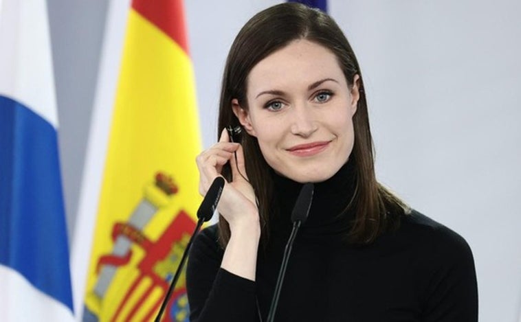 La primera ministra de Finlandia revoluciona las redes por su estilismo