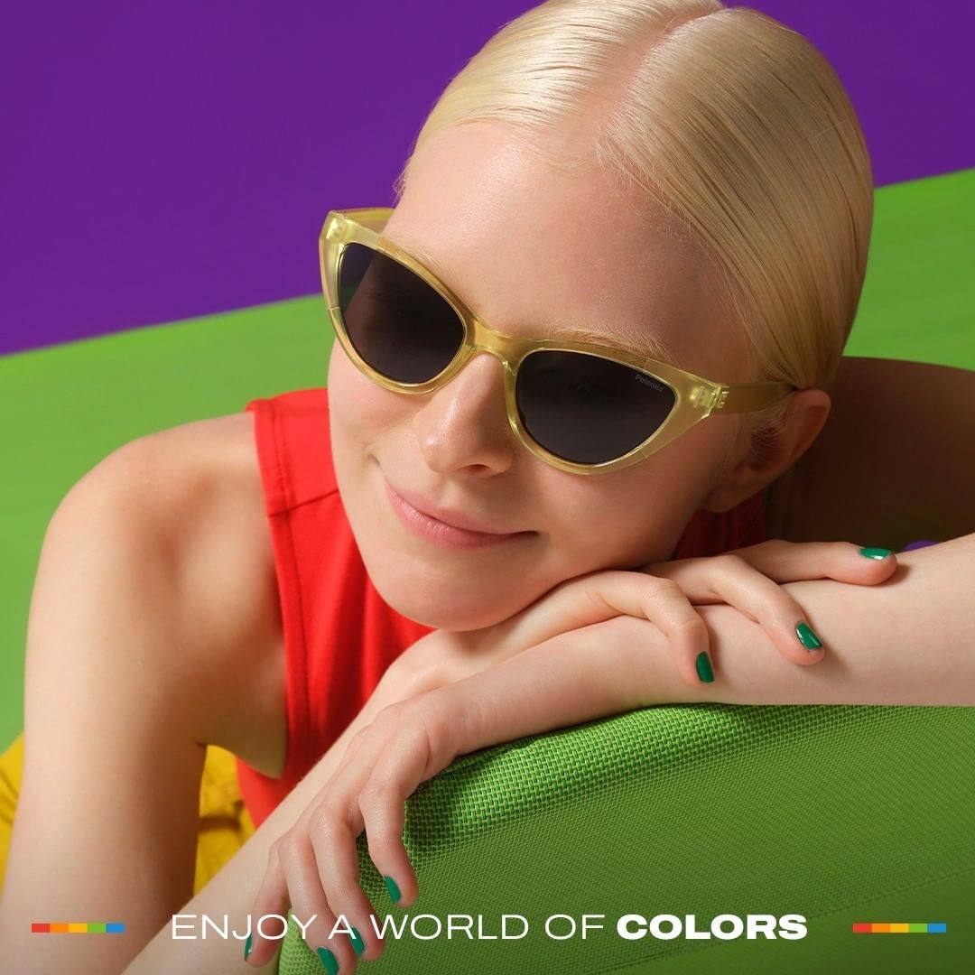 Polaroid renueva sus colecciones cada temporada para ofrecer siempre lo último. En honor a la feminidad incluye estas en forma de ojos de gata con remaches en las esquinas superiores y un acabado mate. Además, el arco iris de Polaroid se incluye en los laterales para no olvidar la esencia de la firma. El modelo es PLD 6174 y cuestan 45,60€. 