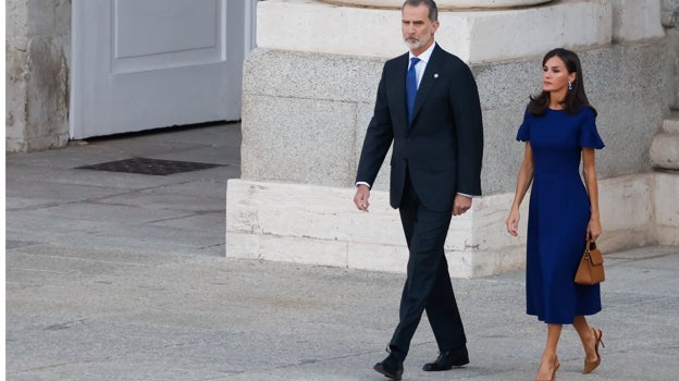 Los Reyes en su llegada al Palacio Real para el acto homenaje a las victimas de la pandemia