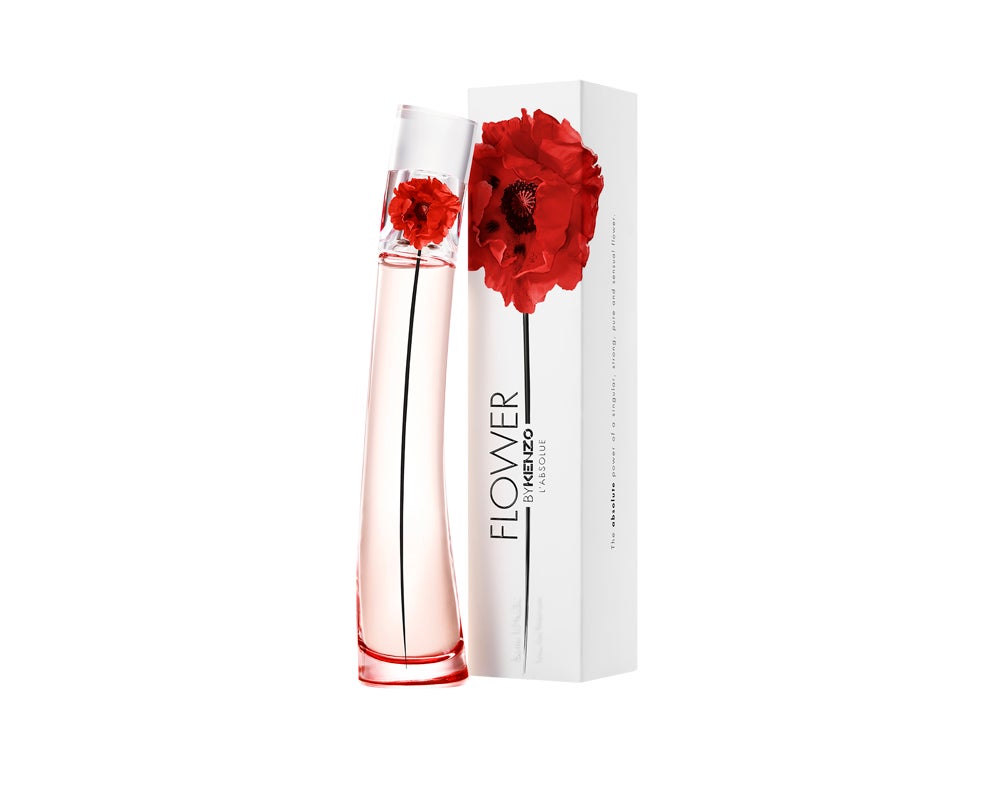 Flower By Kenzo L'Absolue (95,5 €, 50 ml). Nueva edición del icónico perfume Flower By Kenzo. Creada por Alberto Morillas, esta fragancia descubre el corazón de la amapola a través de una exquisita infusión de azafrán potenciada por el frescor de la esencia de mandarina. Una interpretación seductora, intensa y sofisticada, que convive con el corazón floral de la línea. El absoluto de la rosa damascena, la flor de naranjo y el rardo elevan su riqueza olfativa gracias a la vainilla y los almizcles blancos.