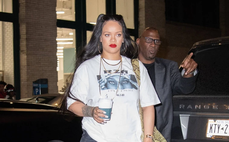 Rihanna se atreve con las botas más extravagantes que podrían convertirse en la tendencia estrella del otoño