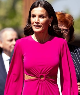 Imagen secundaria 2 - La Reina se cuida mucho, lo que se refleja tanto en su piel como en su cabello y en su esbelta figura. 