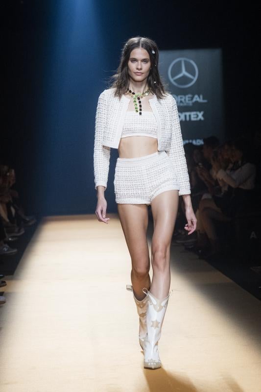 Teresa Helbig nos vuelve a dar una lección de costura