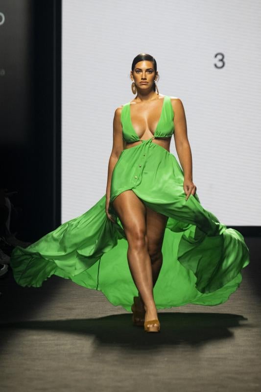 Moda de baño y algo más en la pasarela de Aurelia Gil