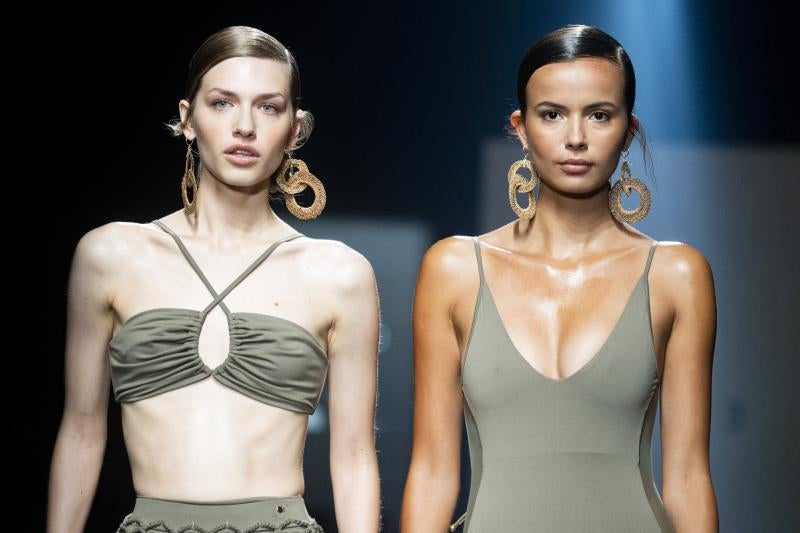 Moda de baño y algo más en la pasarela de Aurelia Gil