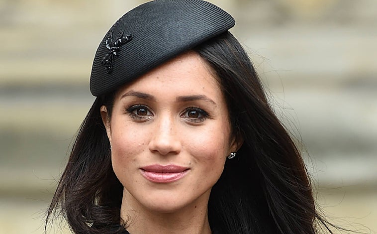 Imagen principal - Meghan Markle, Kate Middleton y Letizia Ortiz luciendo diferentes tipos de tocados y peinados. 