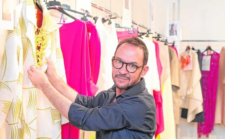 El modisto Ulises Mérida diseñará los nuevos uniformes de Renfe