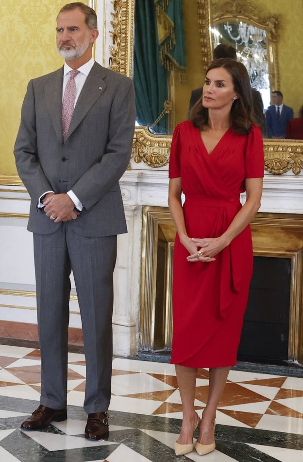 Doña Letizia rescata el vestido de Cherubina para acudir junto al rey al Palacio de Aranjuez.