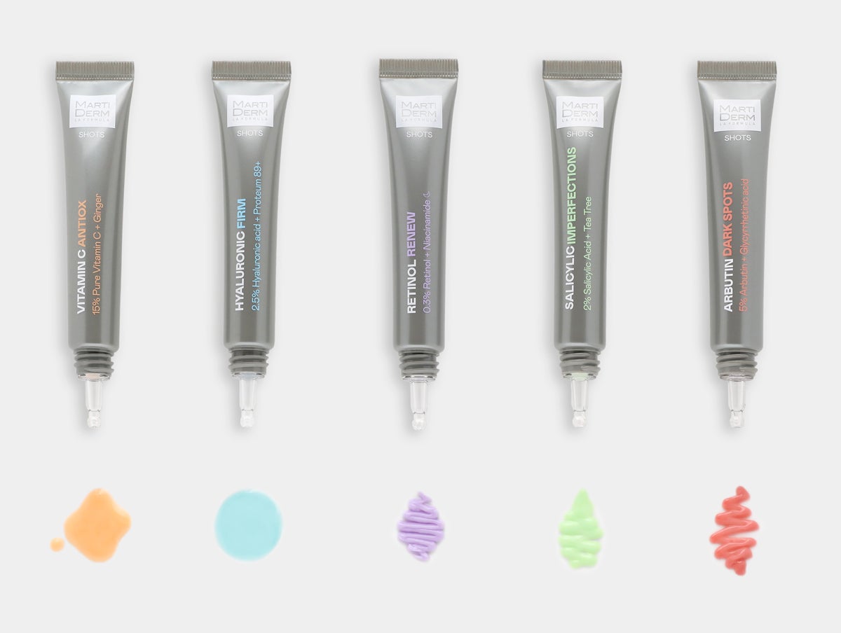 Shots de Martiderm (29,95 euros, unidad). Potenciadores con activos altamente concentrados para cubrir las necesidades puntuales de la piel. 5 productos para completar la rutina diaria (se aplican tras la limpieza, antes del sérum o de la crema), de forma constante o puntual, con texturas que se funden rápidamente. El poder de la Vitamina C, el retinol, el ácido hialurónico, el ácido salicílico y la arbutina, en sinergia con otros activos para optimizar su acción.