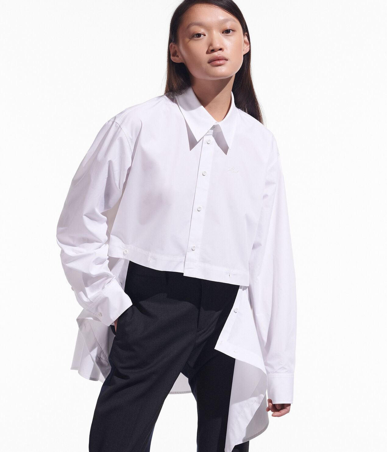 La camisa blanca, un 'must' de cualquier armario: 7 modelos para llevar  este 2022