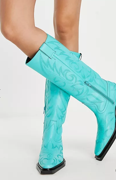 Botas en color turquesa de estilo western de cuero: 100 euros en Asos.