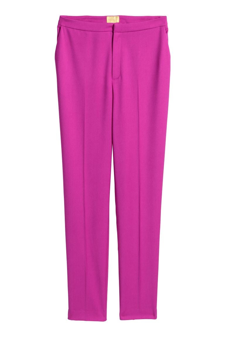 Pantalón de vestir en color magenta de H&M (23,99€)