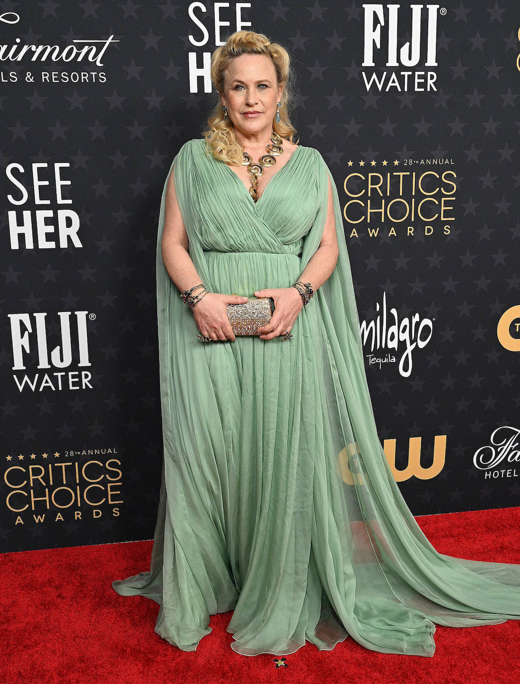 Los vestidos de los Critics Choice Awards 2023 - Dos mujeres y un vestido