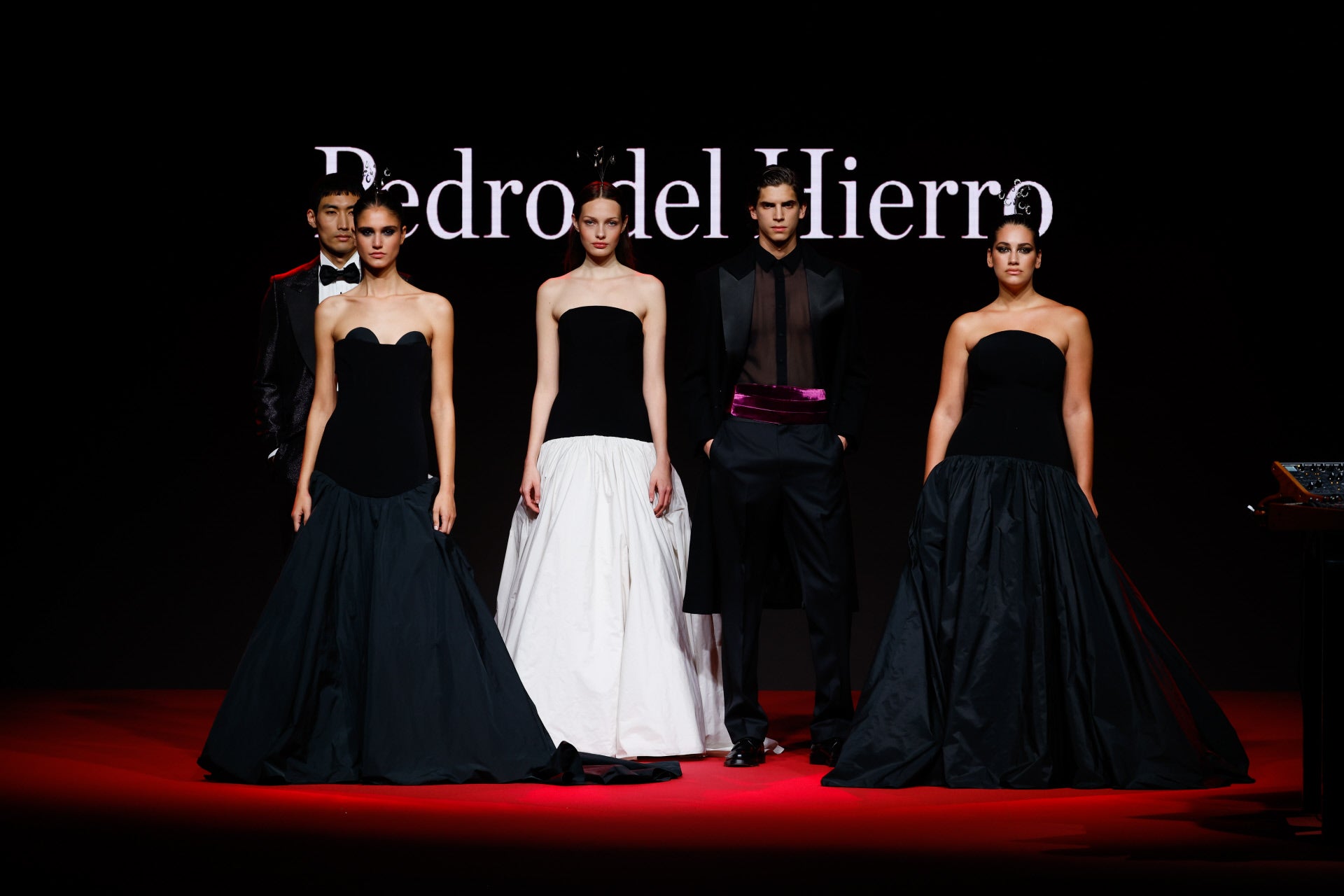 Algunos de estos looks hemos podido verlos en alfombras rojas como la pasada gala de los Premios Goya