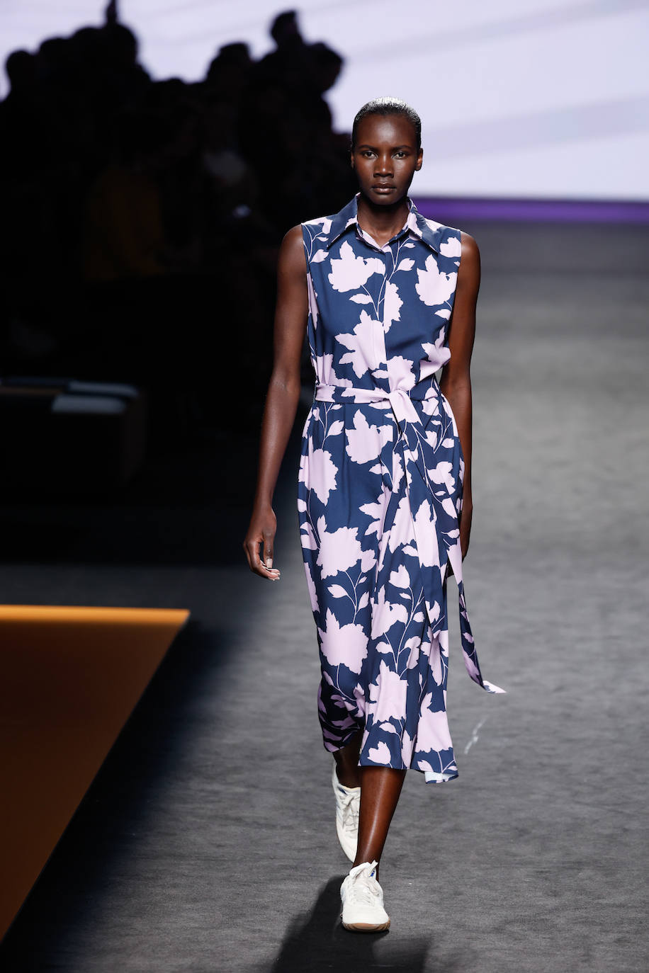 Pablo Erroz Otoño/Invierno 2023/24. Vestido camisero con cinturón. 