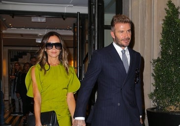 Cuando Victoria Beckham llevó el vestido con el que Letizia triunfó en la recepción de Carlos III en Londres