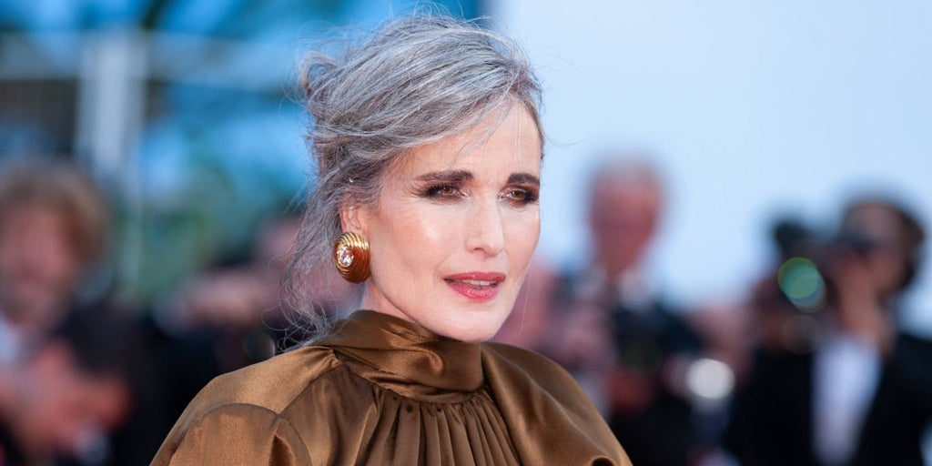 Andie MacDowell, la famosa que se niega al tinte y aboga por el ‘grey power’