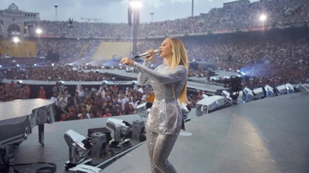 Beyoncé en Barcelona con look de Stella McCartney