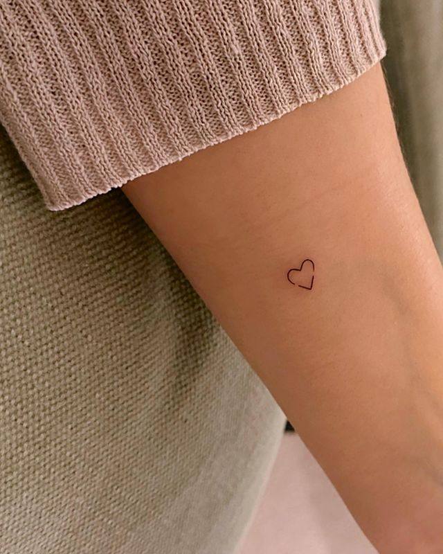 La 'instagramer' María Pombo lleva tatuado un corazón en el brazo de @cajatattoo.