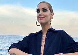 El vestido de Chiara Ferragni de marca española 'low cost'  resuelve los looks en las noches de verano