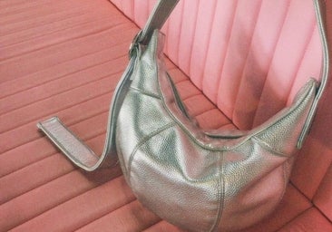 26 bolsos metalizados perfectos para las noches de verano