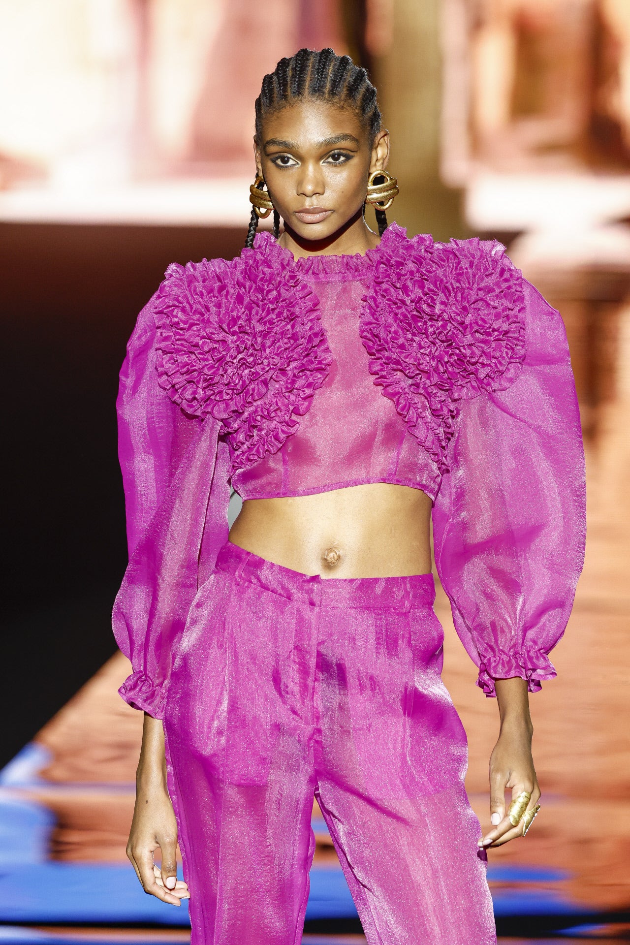 Looks muy femeninos y urbanos que aportan un toque especial con prendas más trabajadas. 