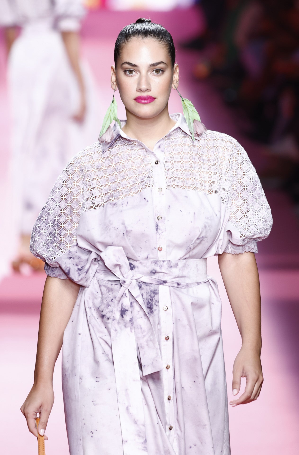 Vestidos camiseros con todo tipo de detalles. 