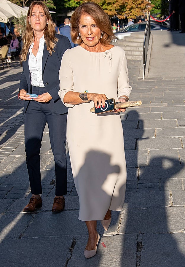 Ana Botella a su llegada al Teatro Real.