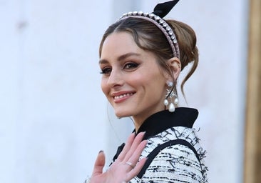 La práctica tendencia con la que Olivia Palermo da una nueva vida a sus vestidos