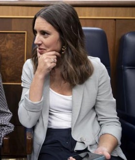 Imagen secundaria 2 - Mertxe Aizpurúa, Yolanda Díaz e Irene Montero