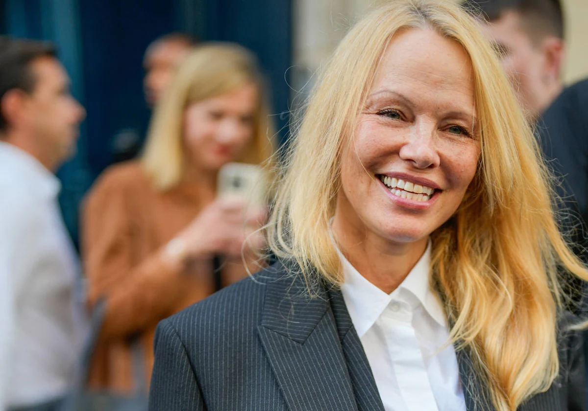 Pamela Anderson, irreconocible sin maquillaje en la Semana de la Moda de  París