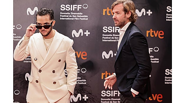 El cantante C. Tangana con traje de chaqueta