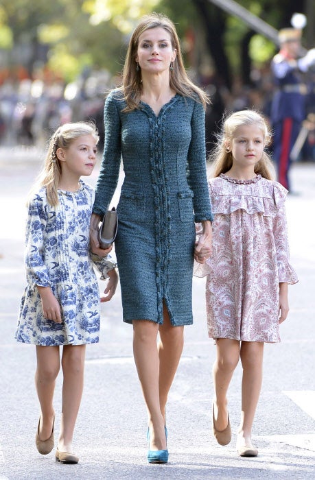 En 2014, con un vestido del mismo diseñador. Un traje por encima de las rodillas, confeccionado en tweed y de color verde agua. 