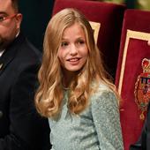 Todos los looks que ha llevado la Princesa Leonor en los Premios Princesa de Asturias 2023 desde su debut